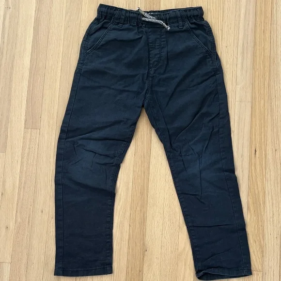 Kids Bottoms Bundle (4-5 y) Jeans, Canvas Pants, Linen Pants - Picture 11 of 11